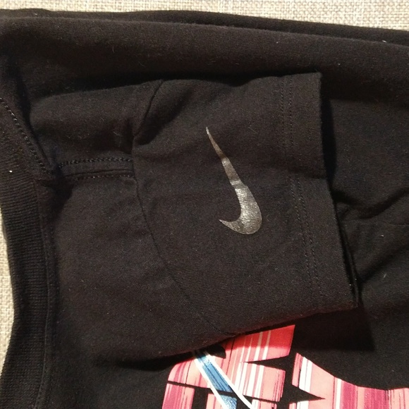 Nike tee - Picture 4 of 4